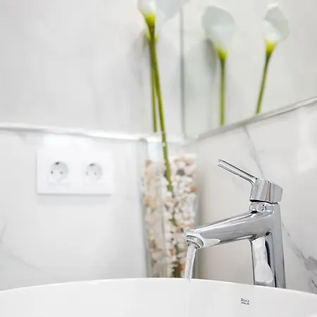 Naiss Igramar Βίλα *