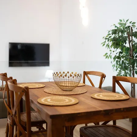 Naiss Igramar Βίλα *